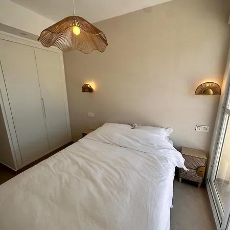 Apartmán Luxurious 3-bedroom In Lorcrimar Iv