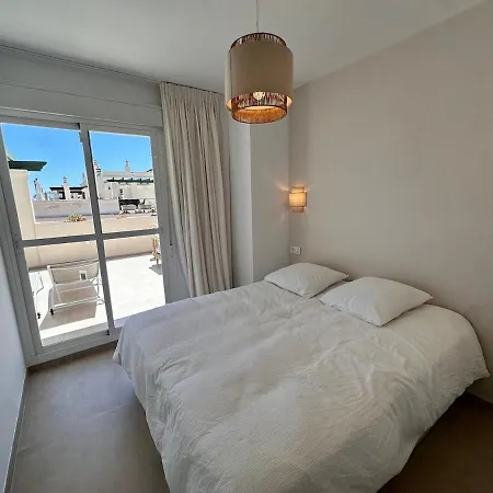 Luxurious 3-bedroom In Lorcrimar Iv Apartmán *