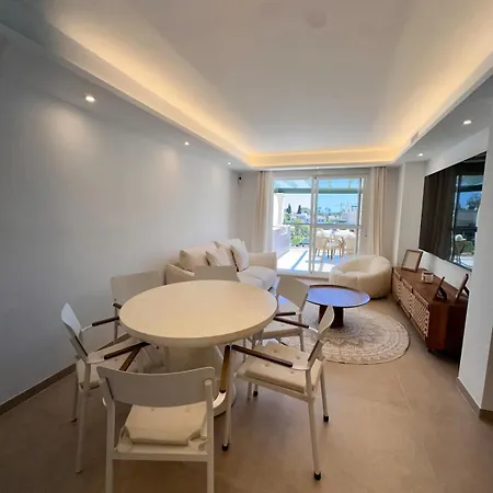 Luxurious 3-bedroom In Lorcrimar Iv Apartmán *