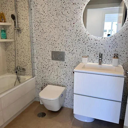 Luxurious 3-bedroom In Lorcrimar Iv
